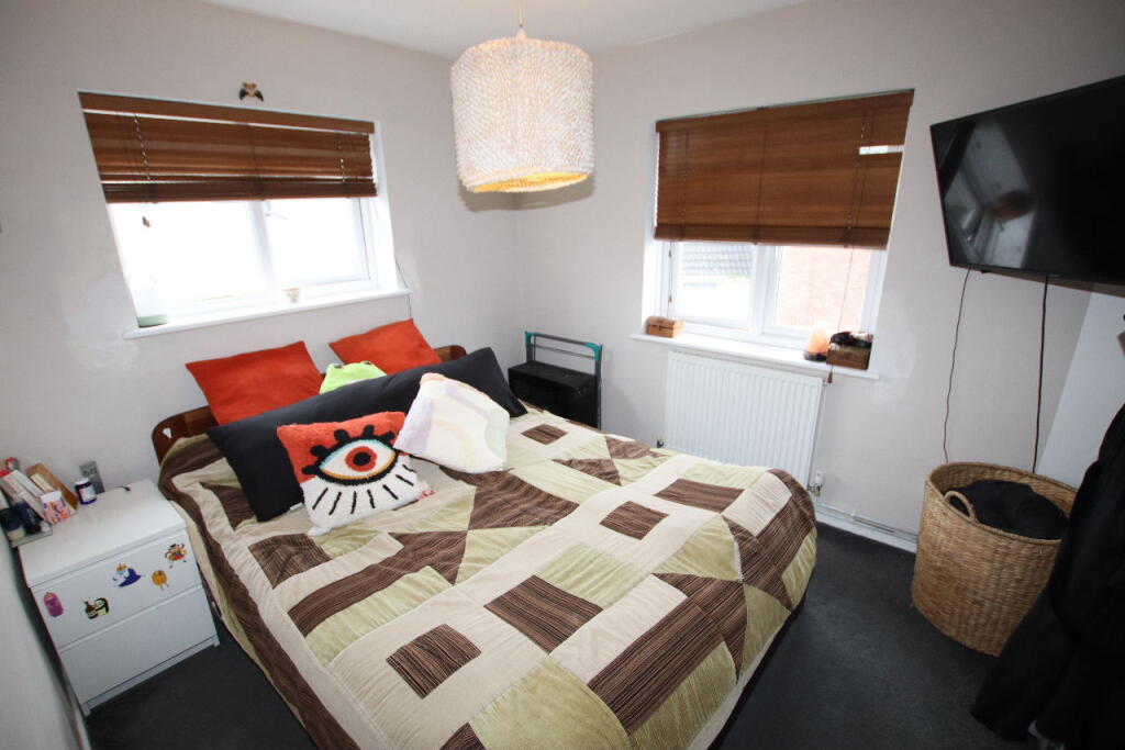 Marigold Avenue, Clacton on Sea, CO16 photo 5