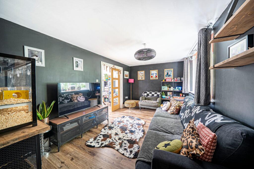 House in Salisbury - View 4