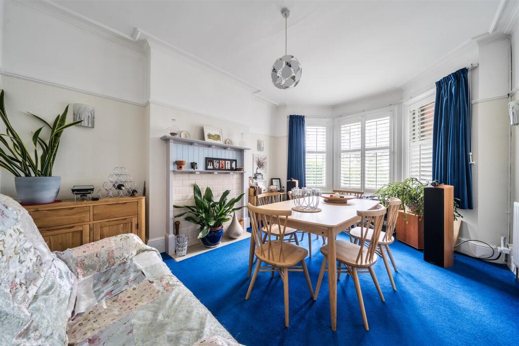 House in London, Green Street Green - View 4