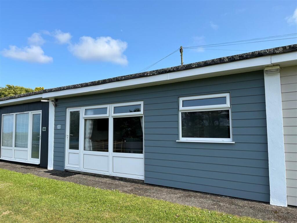 2-bed house on Norton Park, Norton Park, Dartmouth, £65,000