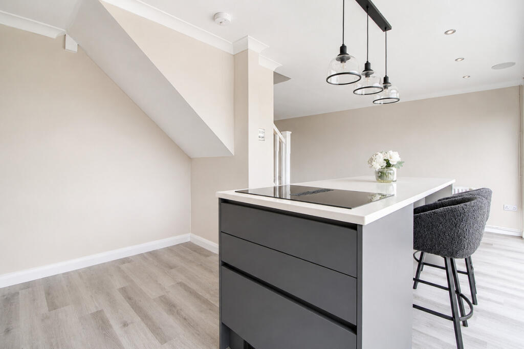 Hexham Gardens, Bletchley, MK3 - View 4