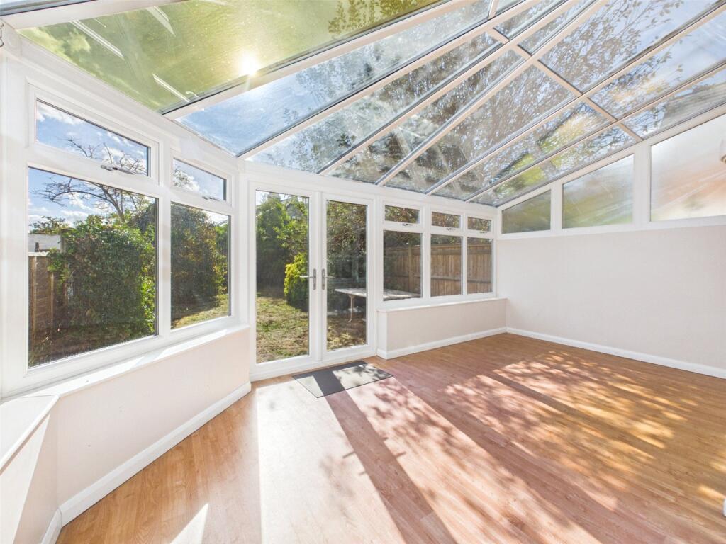 House in Twickenham - More