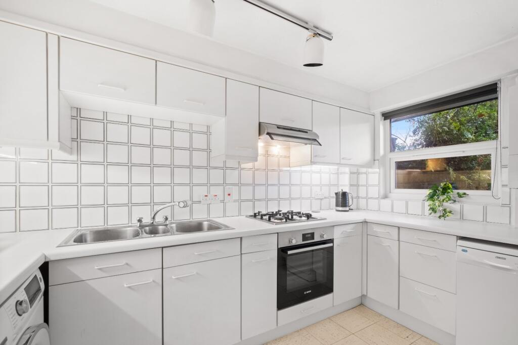 Apartment in London - View 3