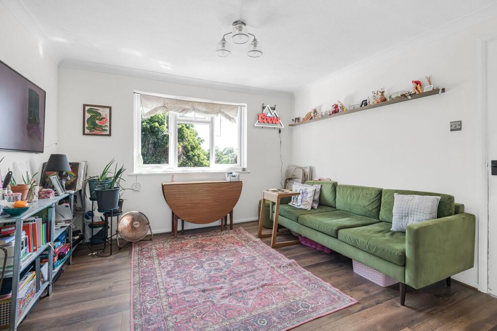 Nash Close, Welham Green, AL9 photo 4