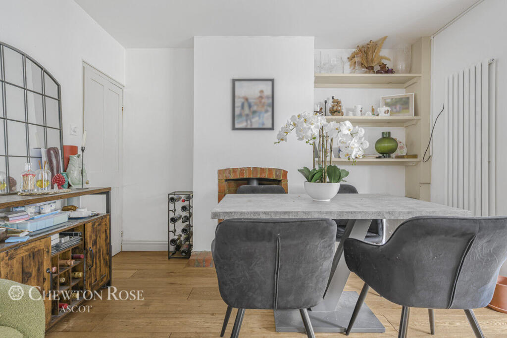 House in Winkfield, Bracknell Forest - More