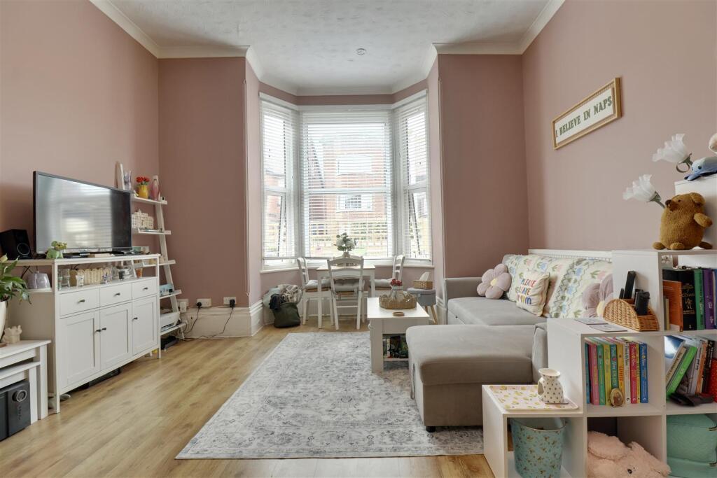 Apartment in Portsmouth - More