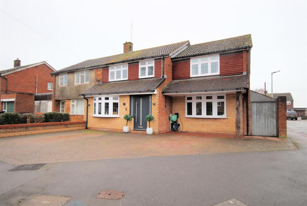Main image of property: Manor Road, Toddington, Dunstable