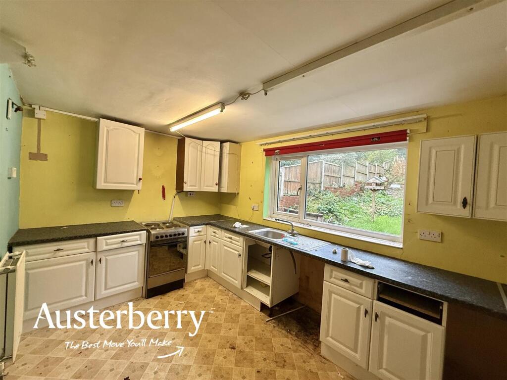 House in Newcastle-under-Lyme, Porthill - View 3