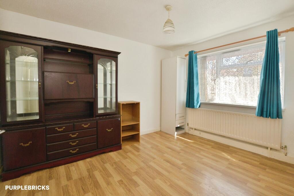 House in Tonbridge - More