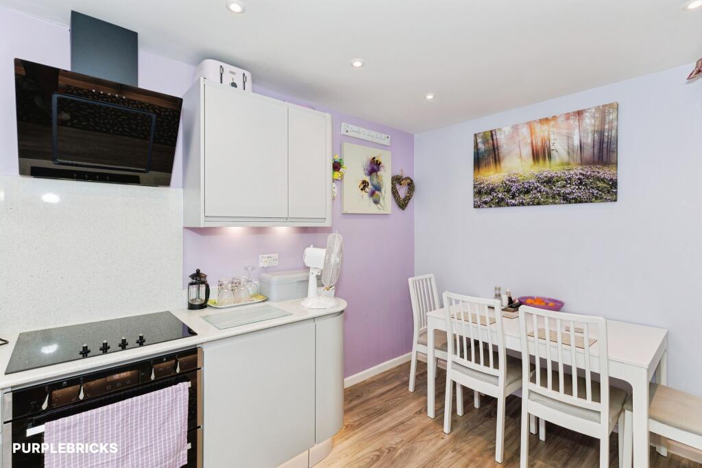 House in Northampton, Duston - View 5