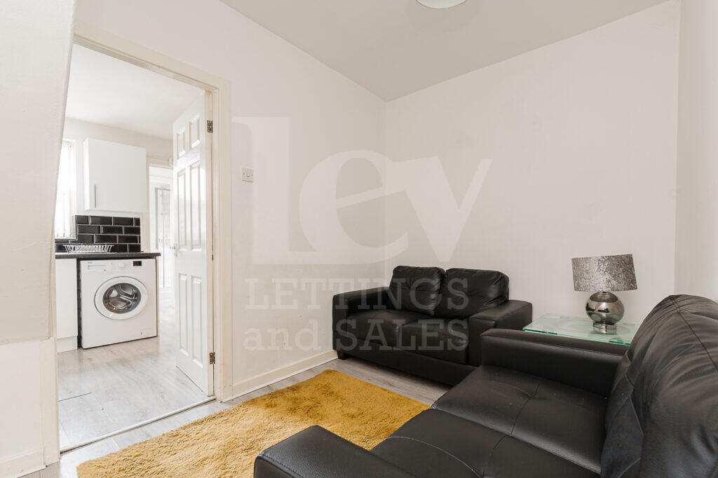 23 Whitby St, Liverpool, Merseyside, L64DH photo 2