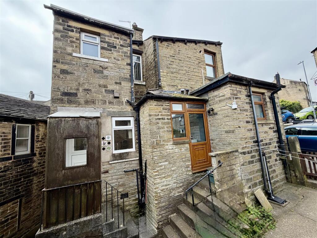 Westgate, Meltham, Holmfirth - View 6