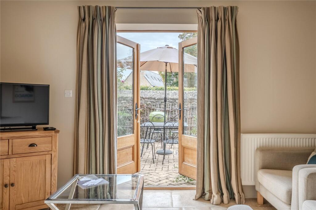 Whitwells Yard, Sycamore Grove Estate (Private), off Drumming Well Lane, Oundle, PE8 photo 4