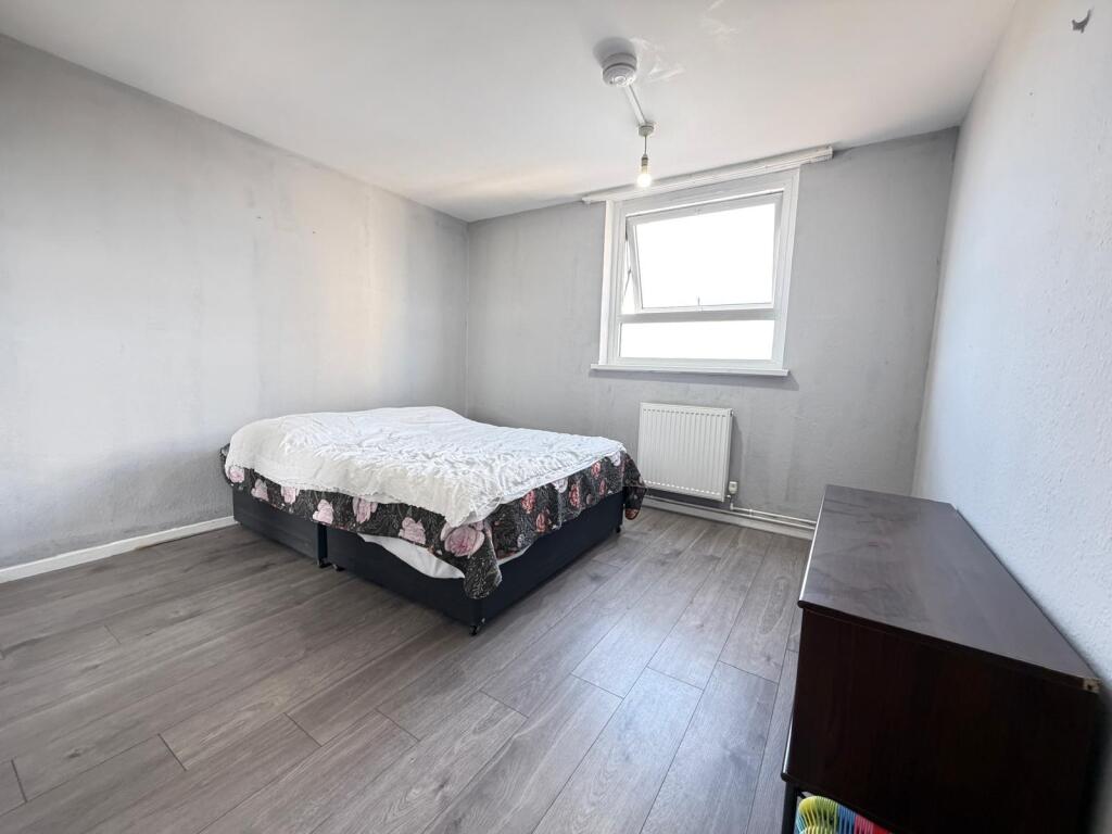 Apartment in London - View 3