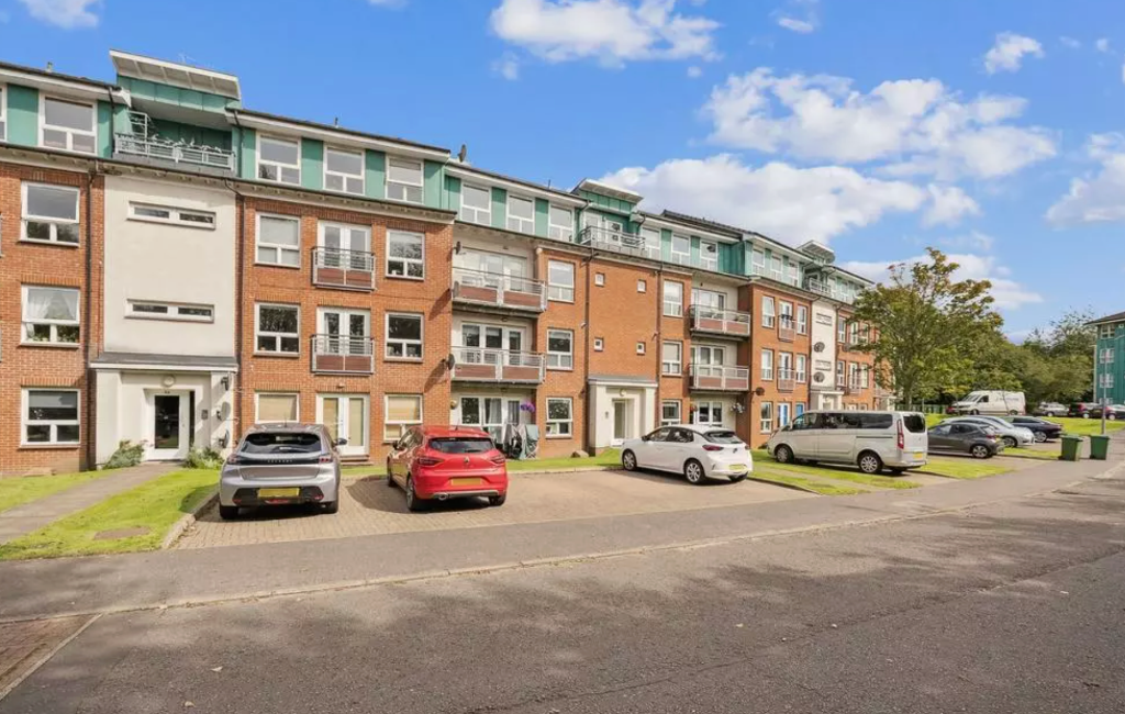 Main image of property: 2/2, 68 Strathblane Gardens, Glasgow, G13
