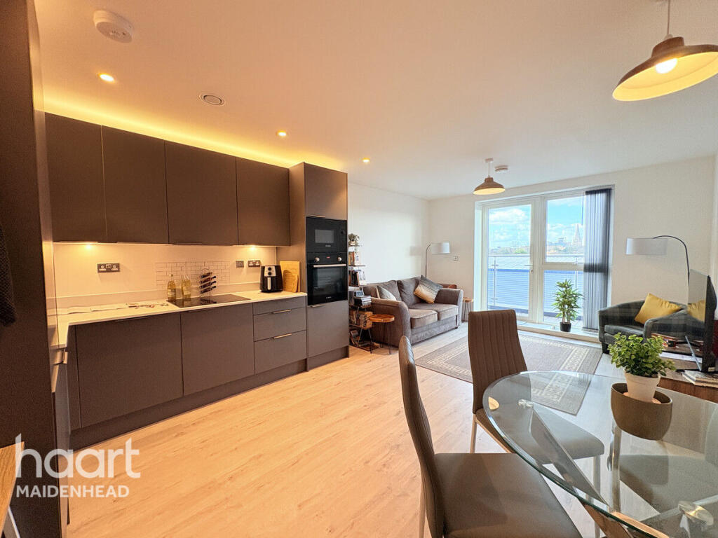 Main image of property: Clivemount Road, Maidenhead