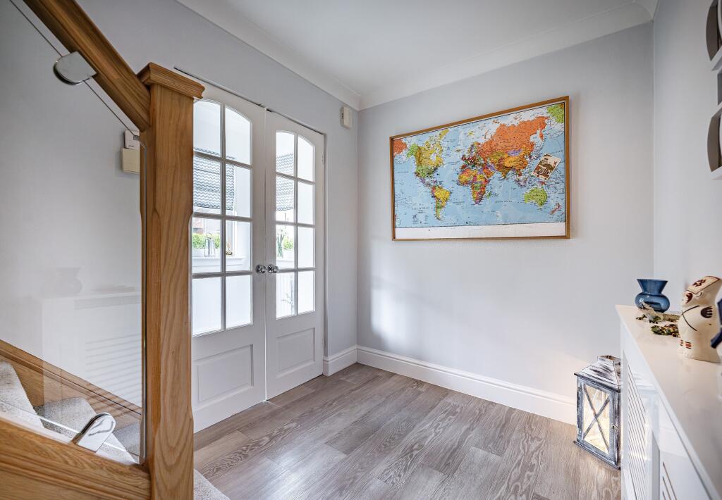 House in Bishopbriggs, Auchinairn - View 3