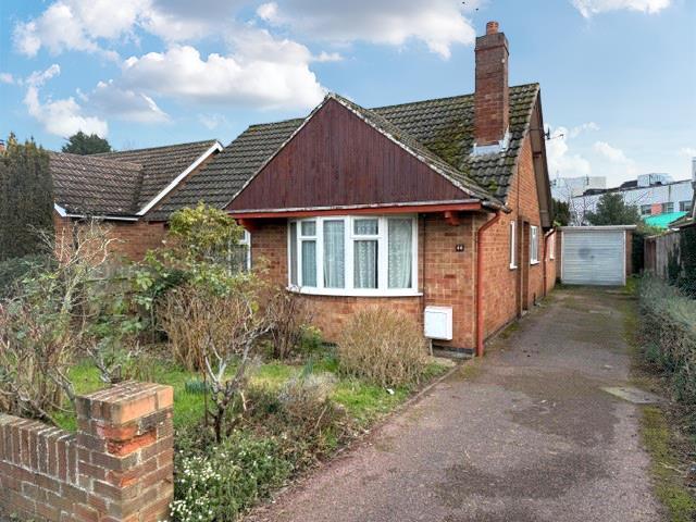 2-bed house on Windermere Road, Kettering, £250,000