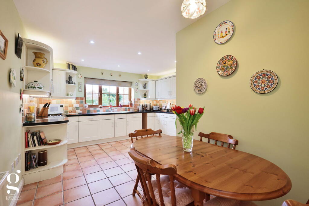 4 bed detached - Dymock, Gloucestershire, GL18 2AY image 4