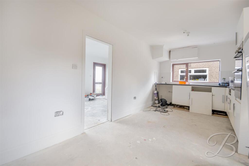 Savile Road, Bilsthorpe, Newark photo 4