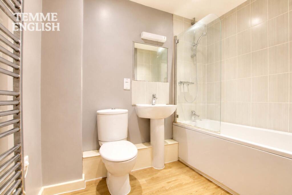 Apartment in Southend-on-Sea - View 5