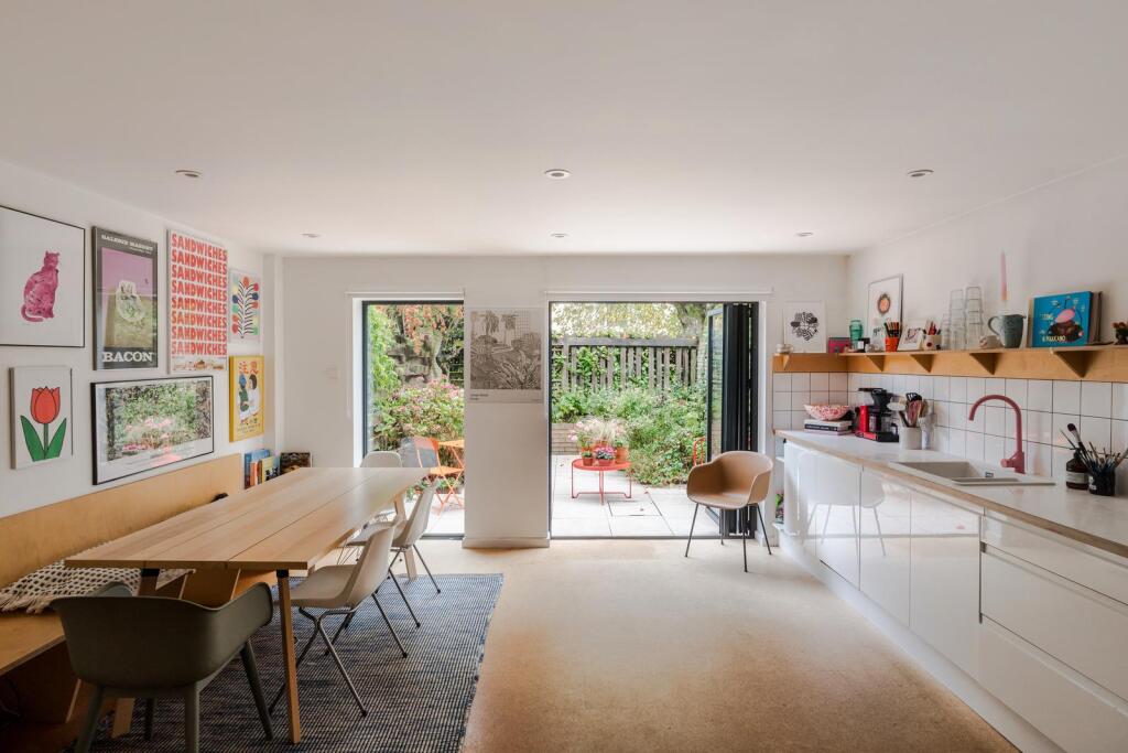 4-bed terraced on London CR0, £700,000