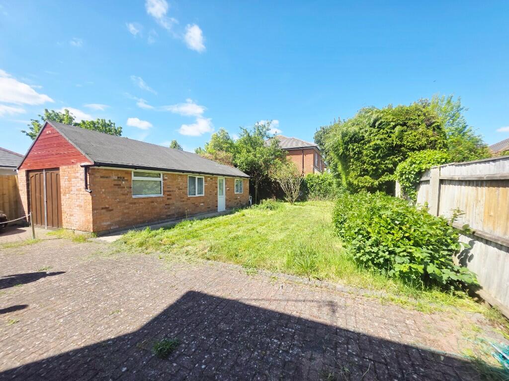 Boundary Road, Bournemouth, Dorset, BH10 photo 3