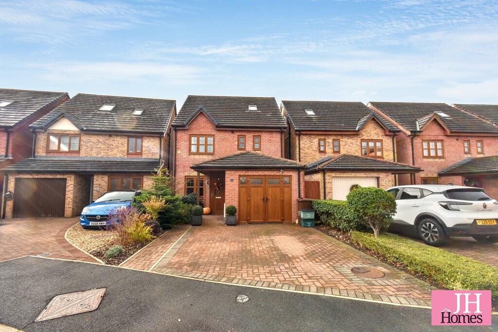 4-bed detached on Hadleigh Drive, Barrow-in-Furness, Cumbria, £340,000