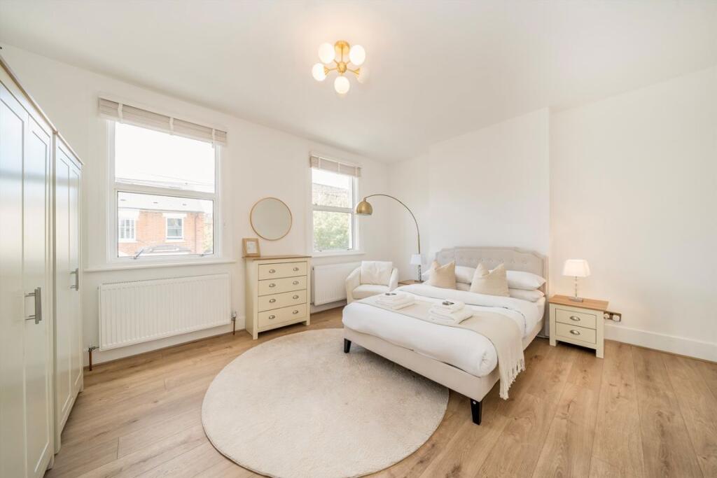 House in London - View 5