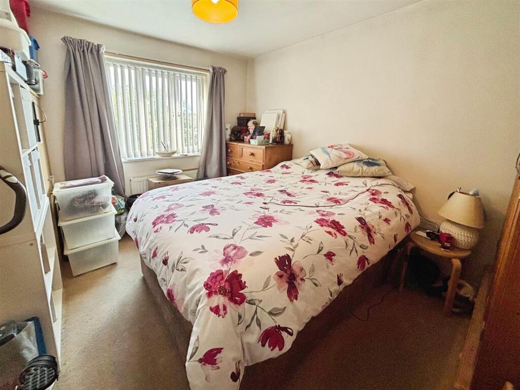 Lime Vale Way, Bradford, BD6 3DZ - More