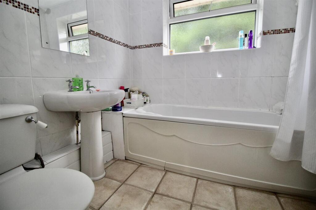 Apartment in Birmingham, Tile Cross - More