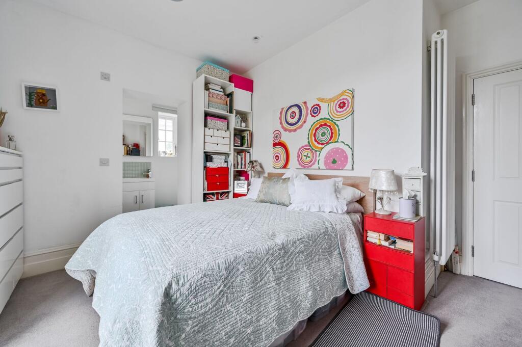Apartment in London - View 2