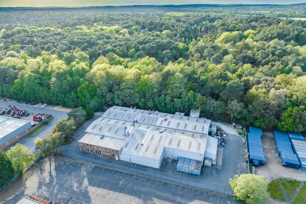 Main image of property: 27 Holton Road, Holton Heath Trading Park, Poole, BH16 6LT