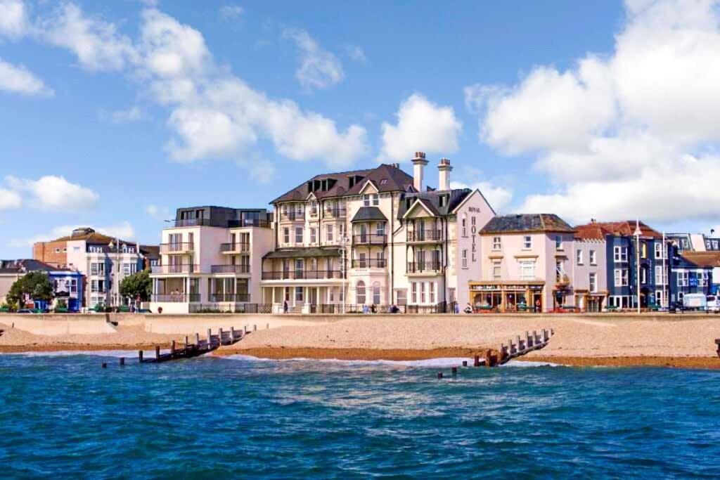 Main image of property: East Lodge The Esplanade, Bognor Regis, West Sussex, PO21