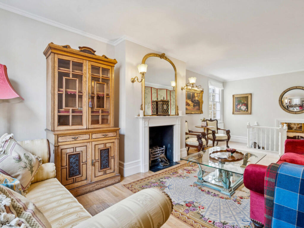 House in London - View 2