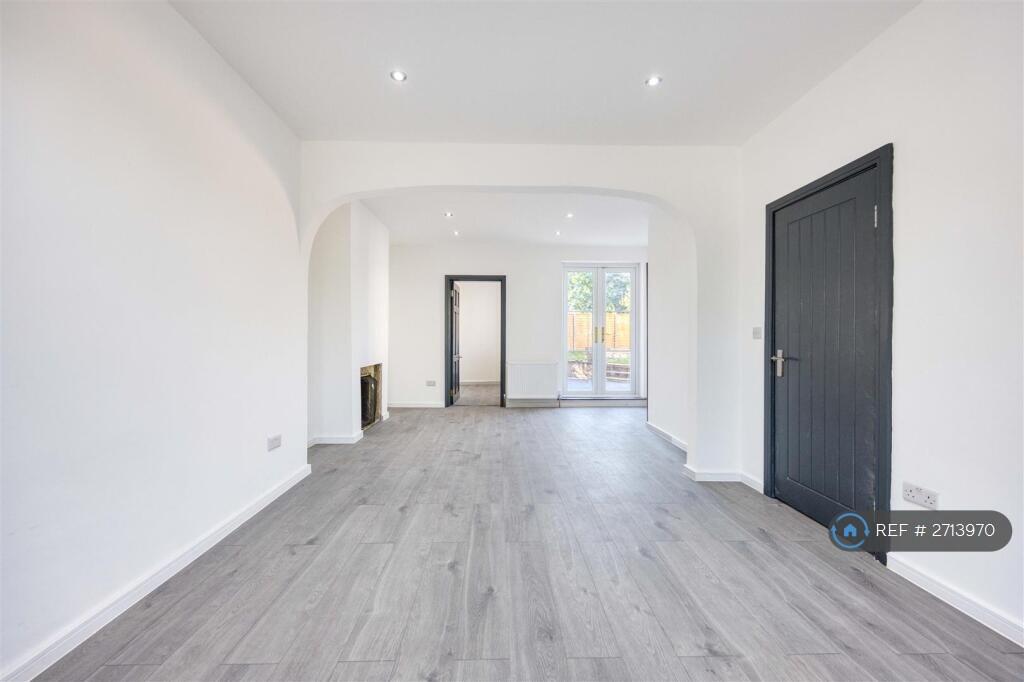 House in Southall - View 4