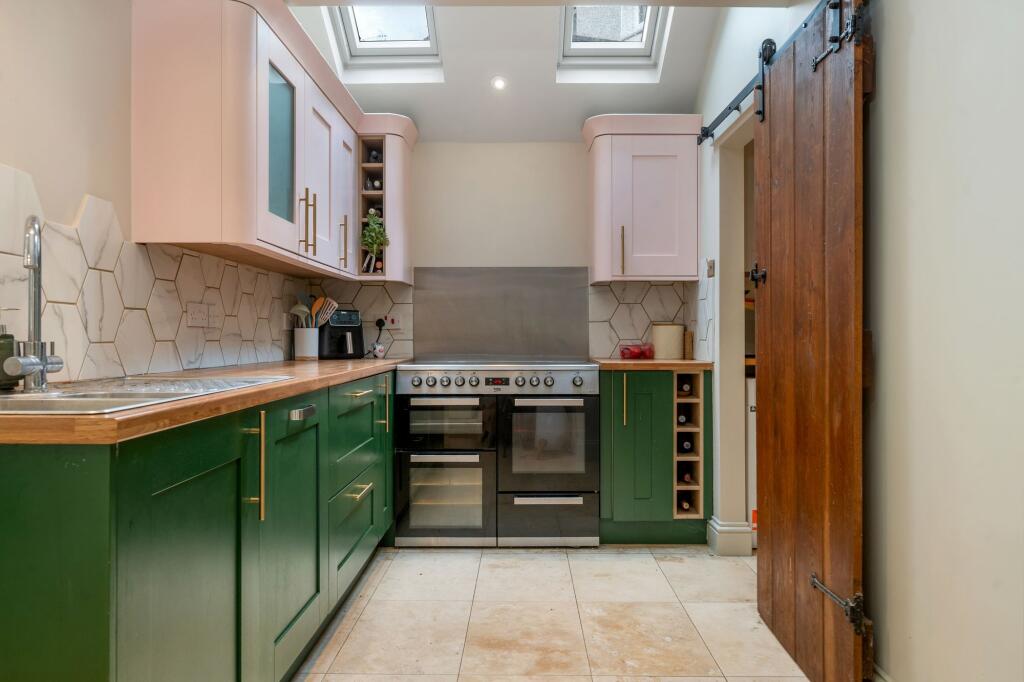 House in South Kesteven, Stamford - More