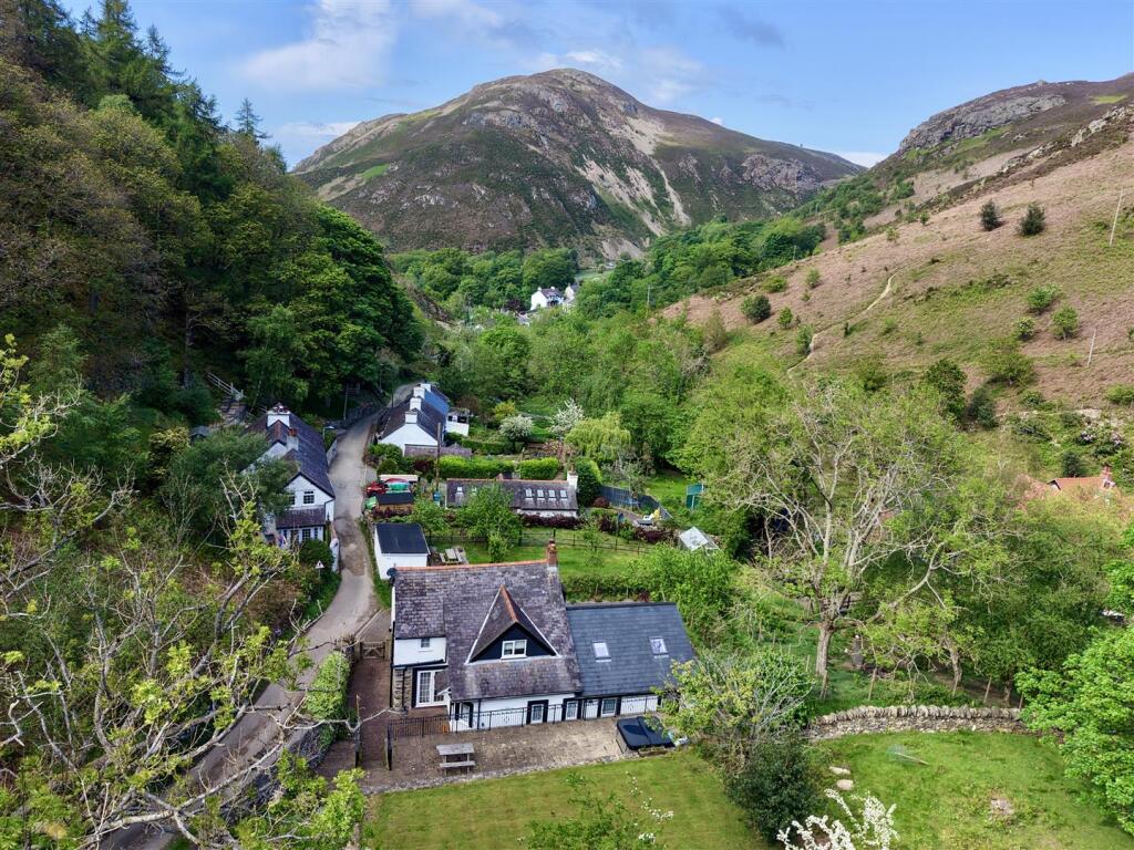 Fairy Glen Road, Capelulo, Dwygyfylchi, Penmaenmawr photo 4