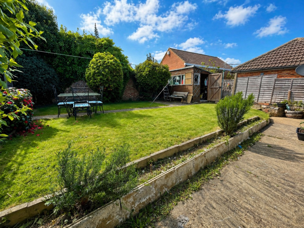 Felix Avenue, Luton, Bedfordshire, LU2 7LE - View 2