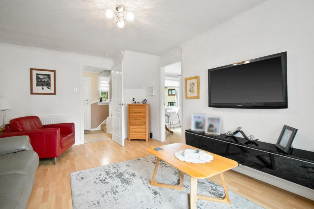 House in Glasgow, Southpark Village, Darnley - View 4