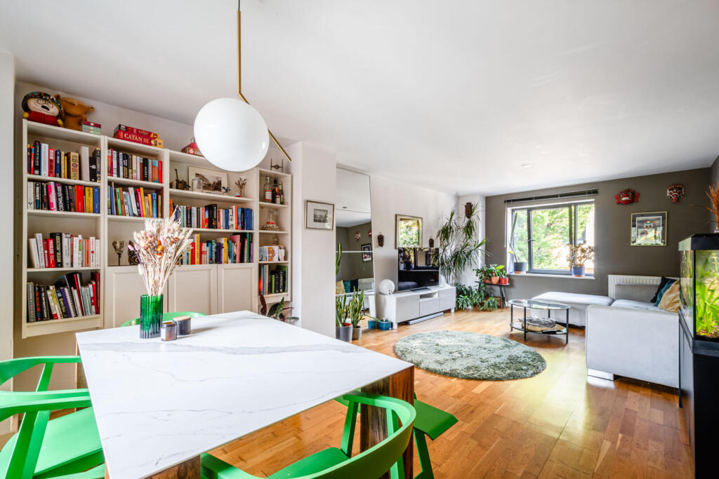 Main image of property: Goldsmiths Row, Hackney, London