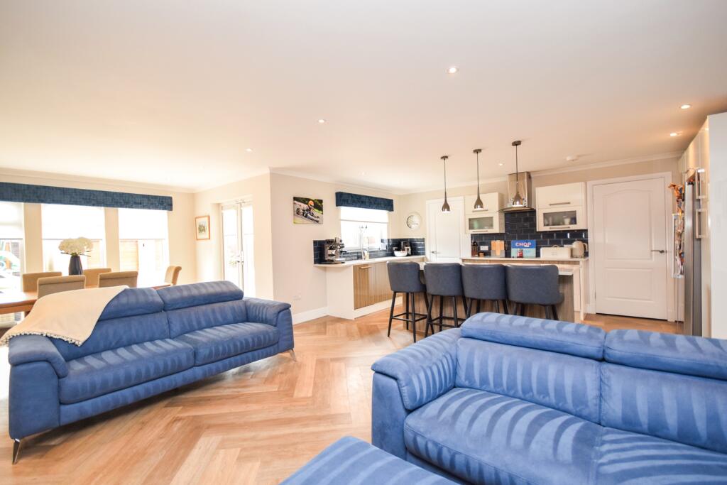 Blairavon, Udstonmill Road, Stonehouse, Larkhall photo 4