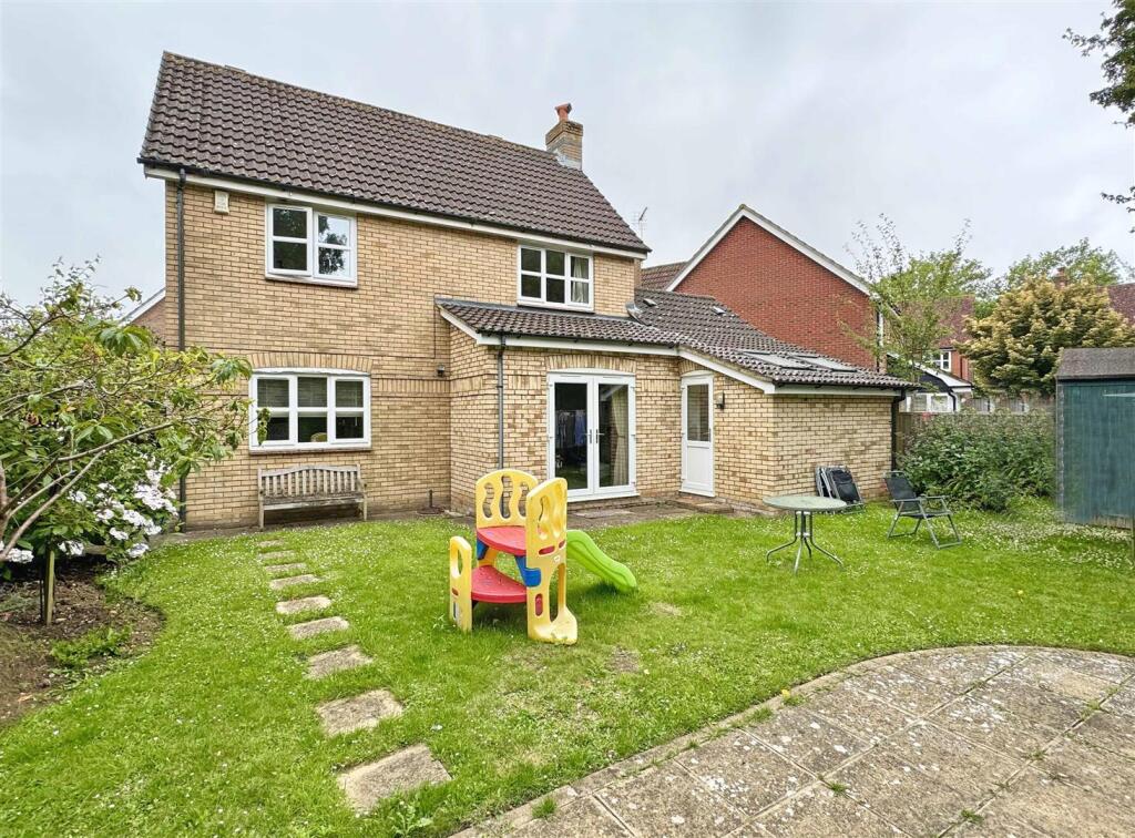 Wigeon Close, Great Notley, Braintree photo 3
