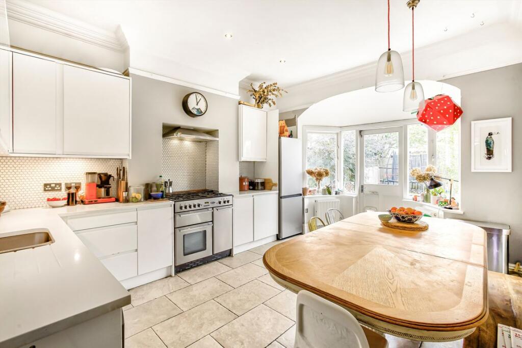 House in London, Streatham Park, Furzedown - View 3