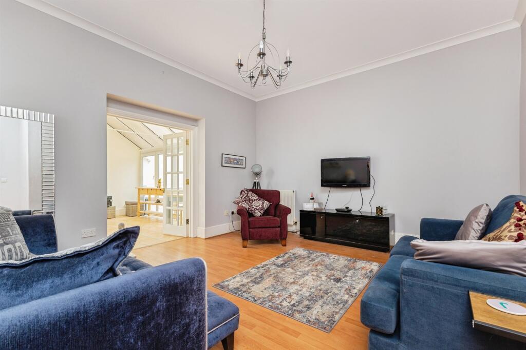 Apartment in Torquay, Torbay - View 5