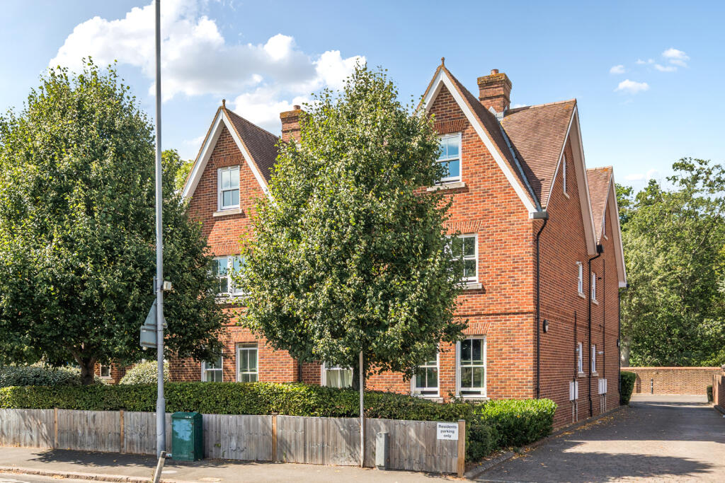 Main image of property: Park Royal House, Kingston Vale, SW15