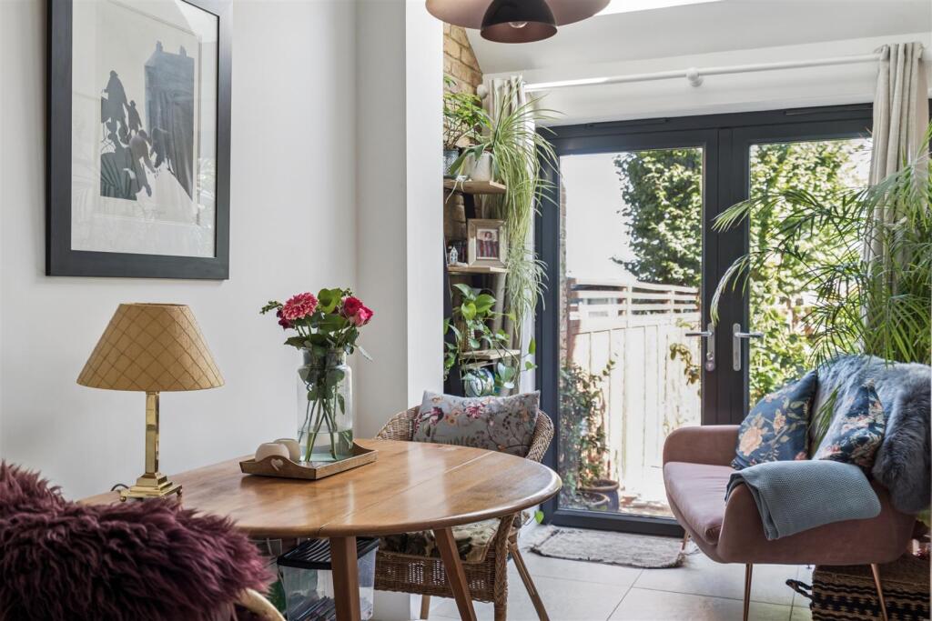 House in Watford - View 5