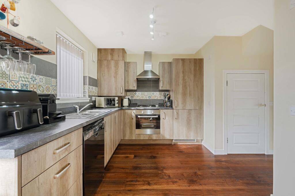 House in Edinburgh, Craigmillar - View 5