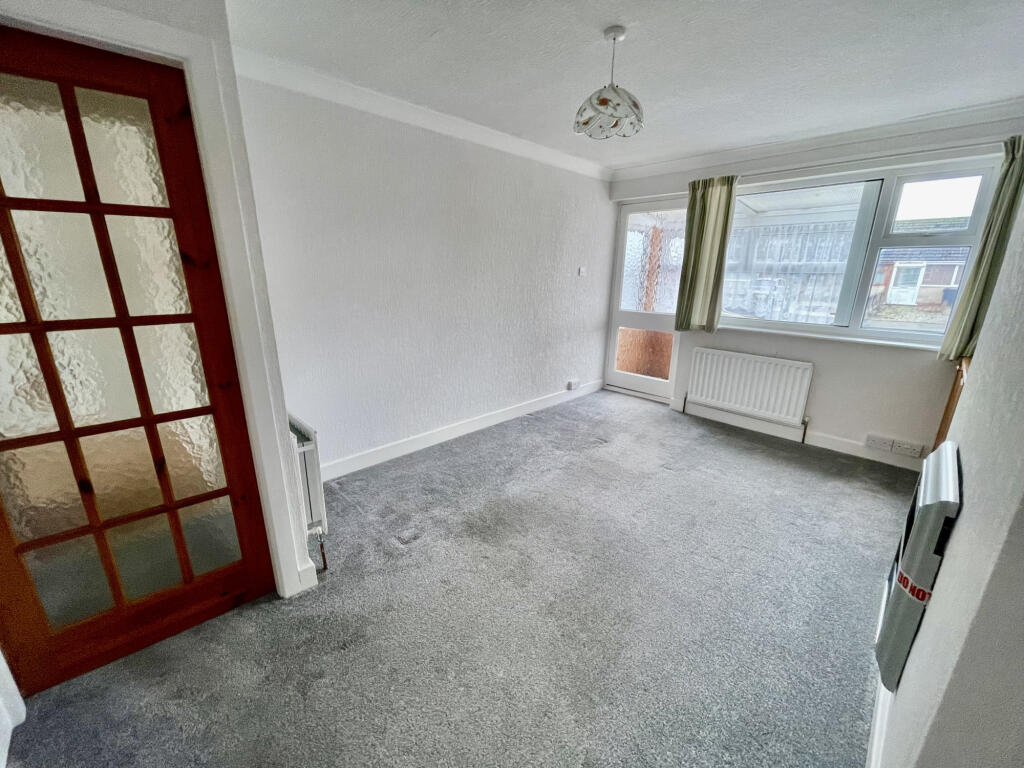 East Pines Drive,  Cleveleys, FY5 photo 3