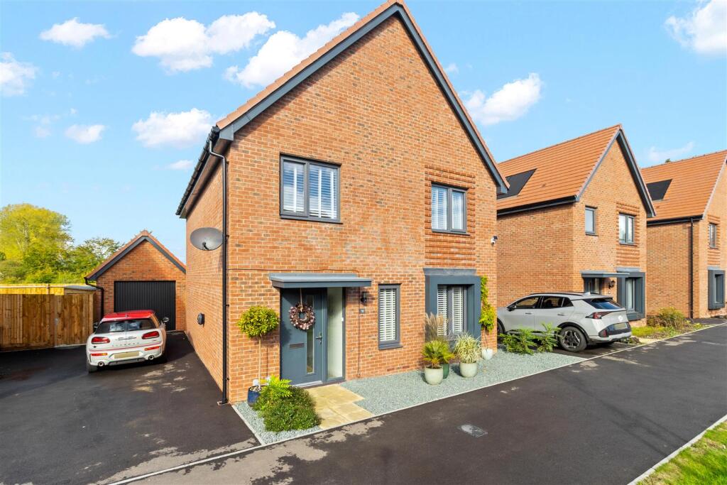 4-bed detached on Herdwick Drive, Hellingly, Hailsham, £425,000
